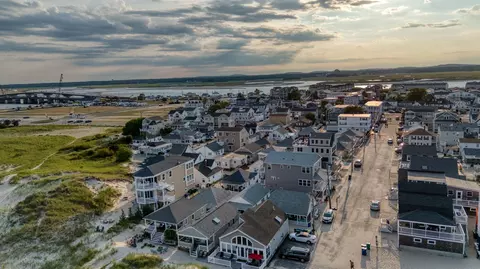 View/Area - 19 Dover Ave, Hampton, NH 03842 photo 9 of 17