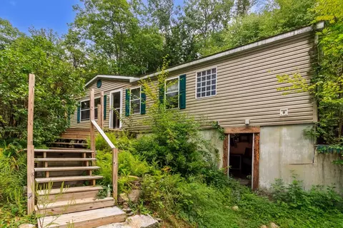 70 South Rd, Harrisville, NH 03450