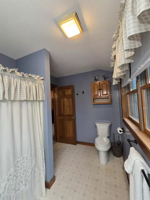 Bath - 5391 Loop Rd, Troy, VT 05868 photo 5 of 5