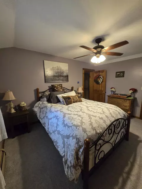 Bedroom - 5391 Loop Rd, Troy, VT 05868 photo 2 of 4