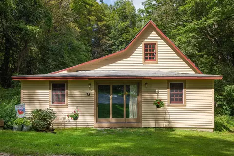 78 Peters Ln, Clarendon, VT 05759