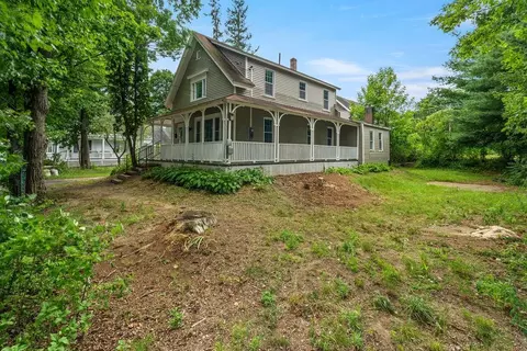 1 Summer St, Farmington, NH 03835