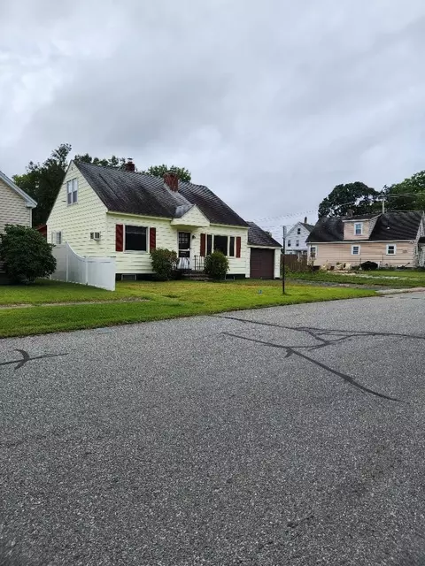 81 King St, Nashua, NH 03060