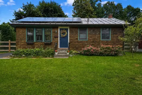 2 Hiawatha Ave, Essex Junction, VT 05452