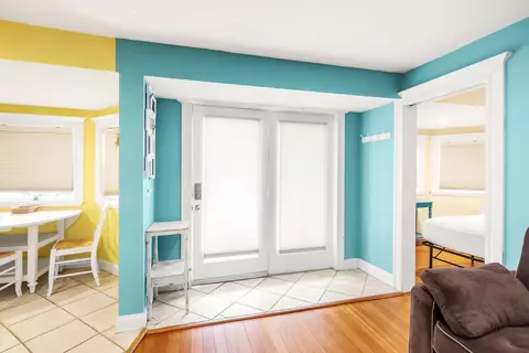 Entry Way - 6 Francis St, Hampton, NH 03842 photo 2 of 4