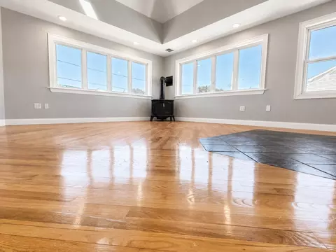 Living - 6 Francis St, Hampton, NH 03842 photo 2 of 4