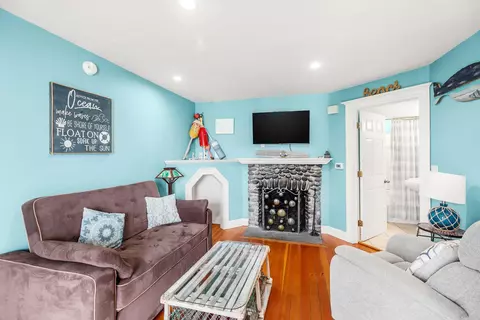 Living - 6 Francis St, Hampton, NH 03842 photo 1 of 4