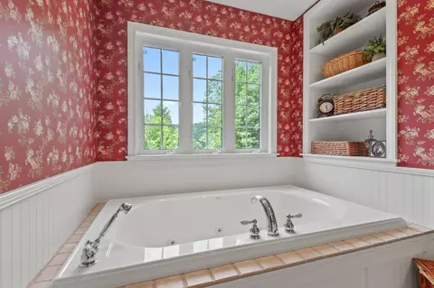 Bath - 84 Cameron Dr, Jackson, NH 03846 photo 1 of 6