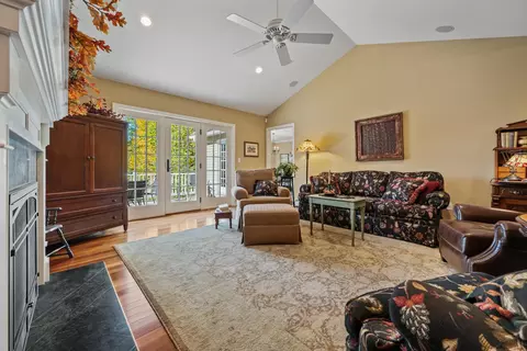 Living - 84 Cameron Dr, Jackson, NH 03846 photo 2 of 5