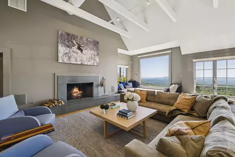 115 High Point Rd, Newbury, NH 03255