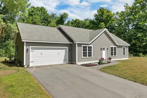 562 Pickering Rd, Rochester, NH 03867