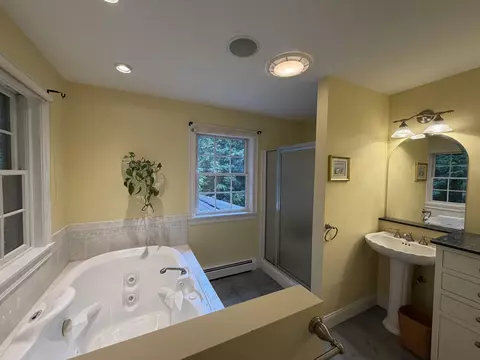 Bath - 7 Palmer Dr, Kensington, NH 03833 photo 6 of 7