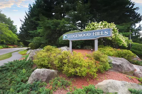 42 Dogwood Dr, Nashua, NH 03062