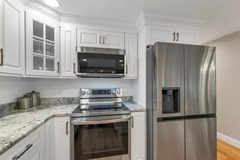 Kitchen - 38 Sharon Rd, Windham, NH 03087 photo 3 of 3