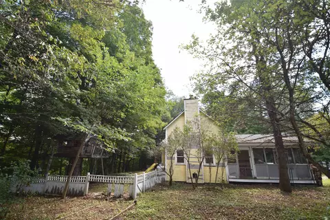 293 Stage Coach Rd, Morristown, VT 05661