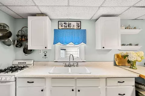 Kitchen - 83 Acorn Rd, Hampton, NH 03842 photo 5 of 7