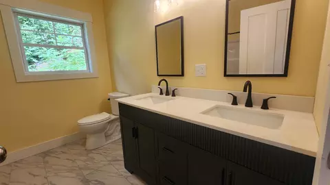 Bath - 188 Wall St, Springfield, VT 05156 photo 3 of 5