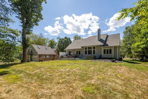 Exterior - 281 Wallis Rd, Rye, NH 03870 photo 7 of 15