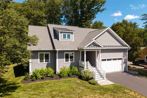 Exterior - 281 Wallis Rd, Rye, NH 03870 photo 4 of 15