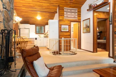 Entry Way - 292 Forest Mountain Rd, Peru, VT 05152 photo 1 of 2