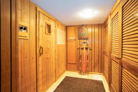 Entry Way - 292 Forest Mountain Rd, Peru, VT 05152 photo 2 of 2
