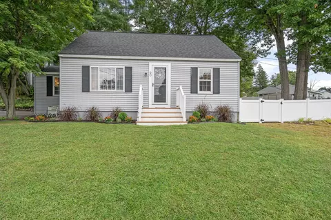 60 Bosse Ave, Manchester, NH 03103