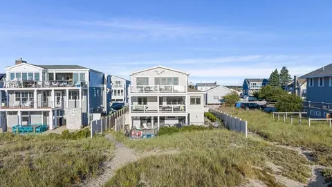 126 Ocean Blvd, Seabrook, NH 03874