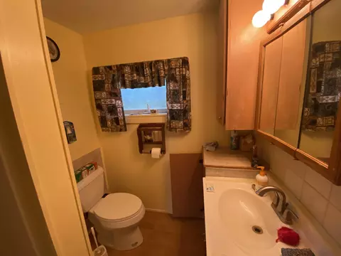 Bath - 1931 W Lunenburg Rd, Lunenburg, VT 05906 photo 2 of 2