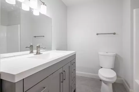 Bath - 1465 Hooksett Rd #52, Hooksett, NH 03106 photo 1 of 3