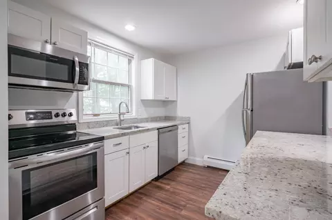 Kitchen - 1465 Hooksett Rd #52, Hooksett, NH 03106 photo 5 of 6