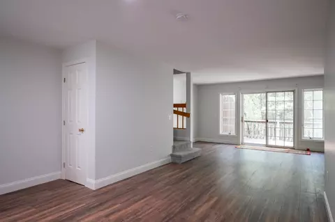 Living - 1465 Hooksett Rd #52, Hooksett, NH 03106 photo 2 of 11