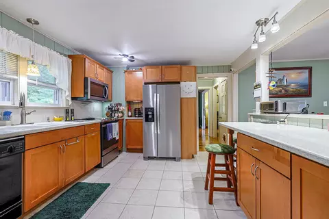 Kitchen - 360 High St, Hampton, NH 03842 photo 2 of 3