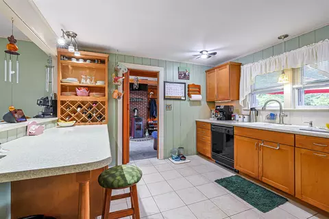 Kitchen - 360 High St, Hampton, NH 03842 photo 1 of 3