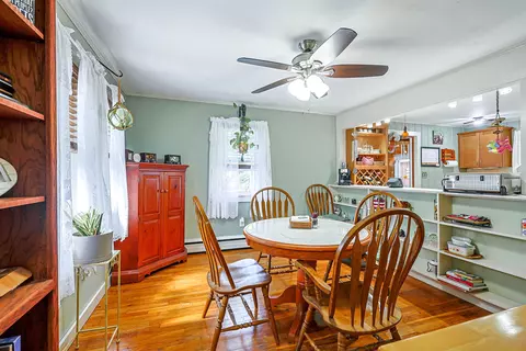 Dining - 360 High St, Hampton, NH 03842 photo 2 of 2