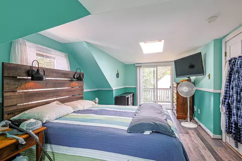Bedroom - 360 High St, Hampton, NH 03842 photo 3 of 4