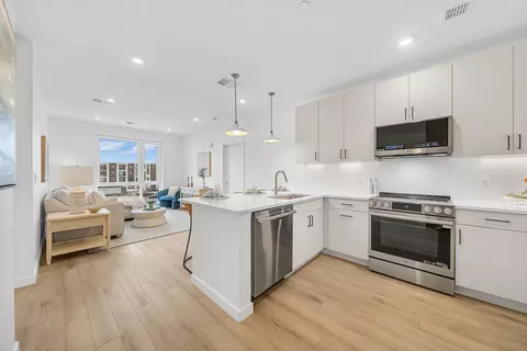 80 Constitution Ave #417, Portsmouth, NH 03801