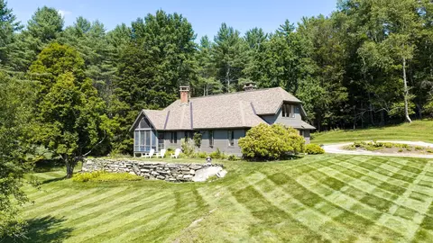 451 Main St, Londonderry, VT 05155