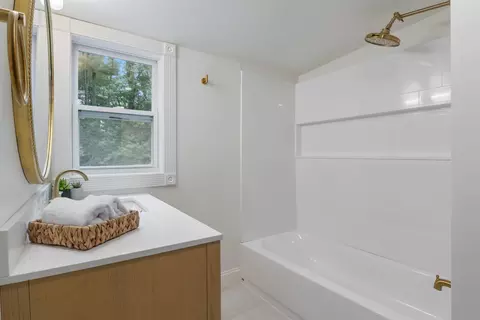 Bath - 38 Mill Rd, North Hampton, NH 03862 photo 11 of 11