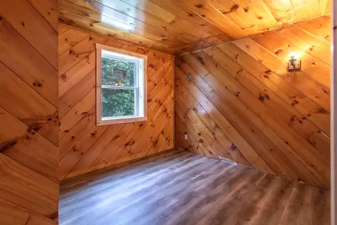 Bedroom - 1148 Wheelock Rd, Sutton, VT 05867 photo 4 of 6