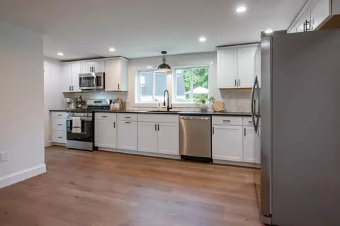 Kitchen - 193 E Dunstable Rd, Nashua, NH 03062 photo 3 of 7