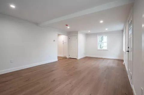 Living - 193 E Dunstable Rd, Nashua, NH 03062 photo 5 of 7