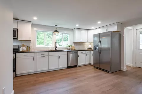 Kitchen - 193 E Dunstable Rd, Nashua, NH 03062 photo 4 of 7