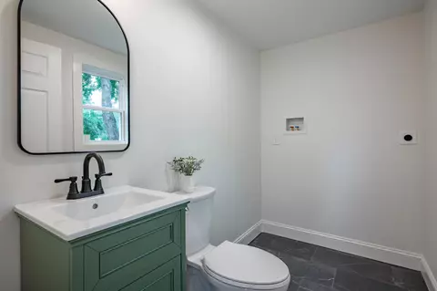 Bath - 193 E Dunstable Rd, Nashua, NH 03062 photo 1 of 3