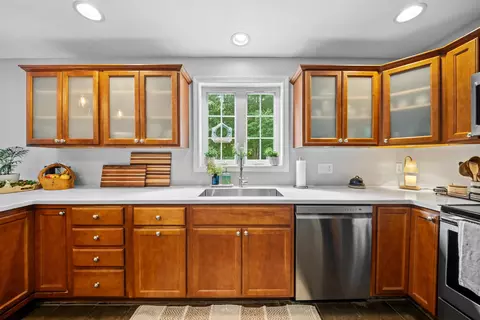 163 Winkley Farm Ln, Rochester, NH 03867