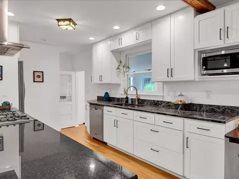 Kitchen - 13 Pinehurst Dr, Jericho, VT 05465 photo 3 of 5