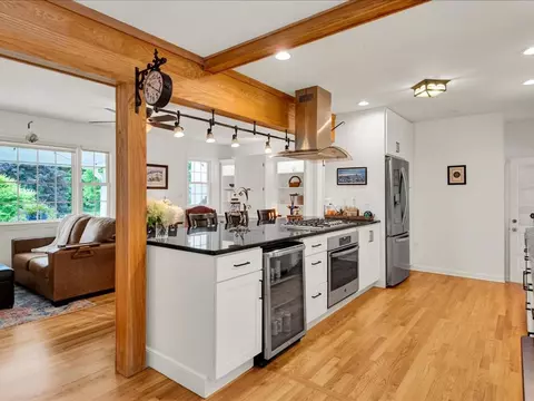 Kitchen - 13 Pinehurst Dr, Jericho, VT 05465 photo 2 of 5