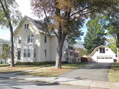29 Prospect St, Claremont, NH 03743