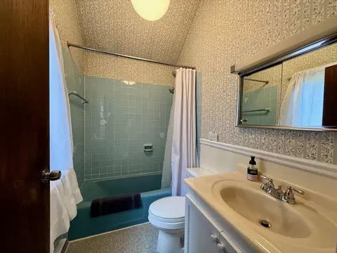 Bath - 756 Birch Hill Rd, Windham, VT 05359 photo 1 of 3