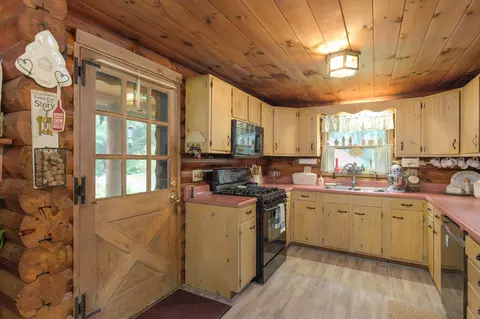 Kitchen - 20 Barlow Rd, Springfield, VT 05156 photo 1 of 4