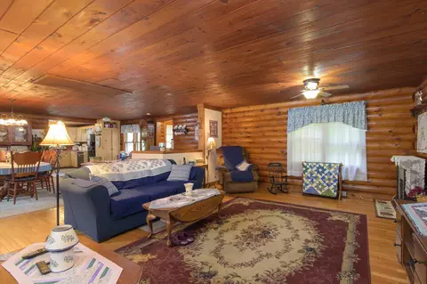 Living - 20 Barlow Rd, Springfield, VT 05156 photo 2 of 4